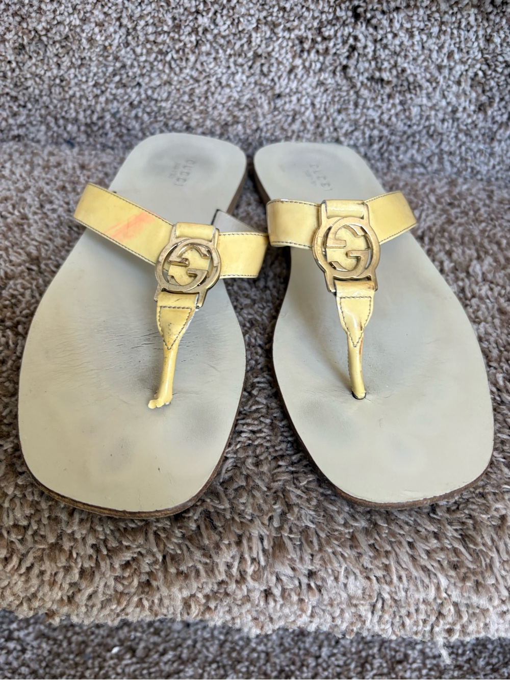 Gucci Women’s Yellow Patent Leather Logo Thong Sandals